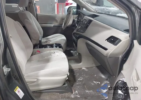 2013 Toyota Sienna Le V6 8 Passenger from USA, damaged, VIN 5TDKK3DC5DS329143